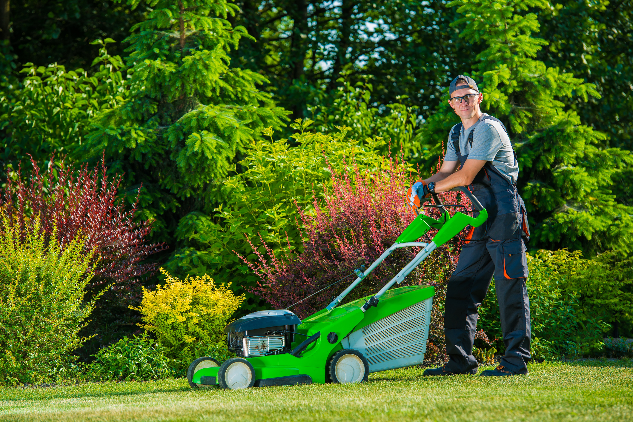 Landscapers: What you need to know to keep yourself and your workers safe.  | Merchants Insurance Group - Earning Your Business Every Day