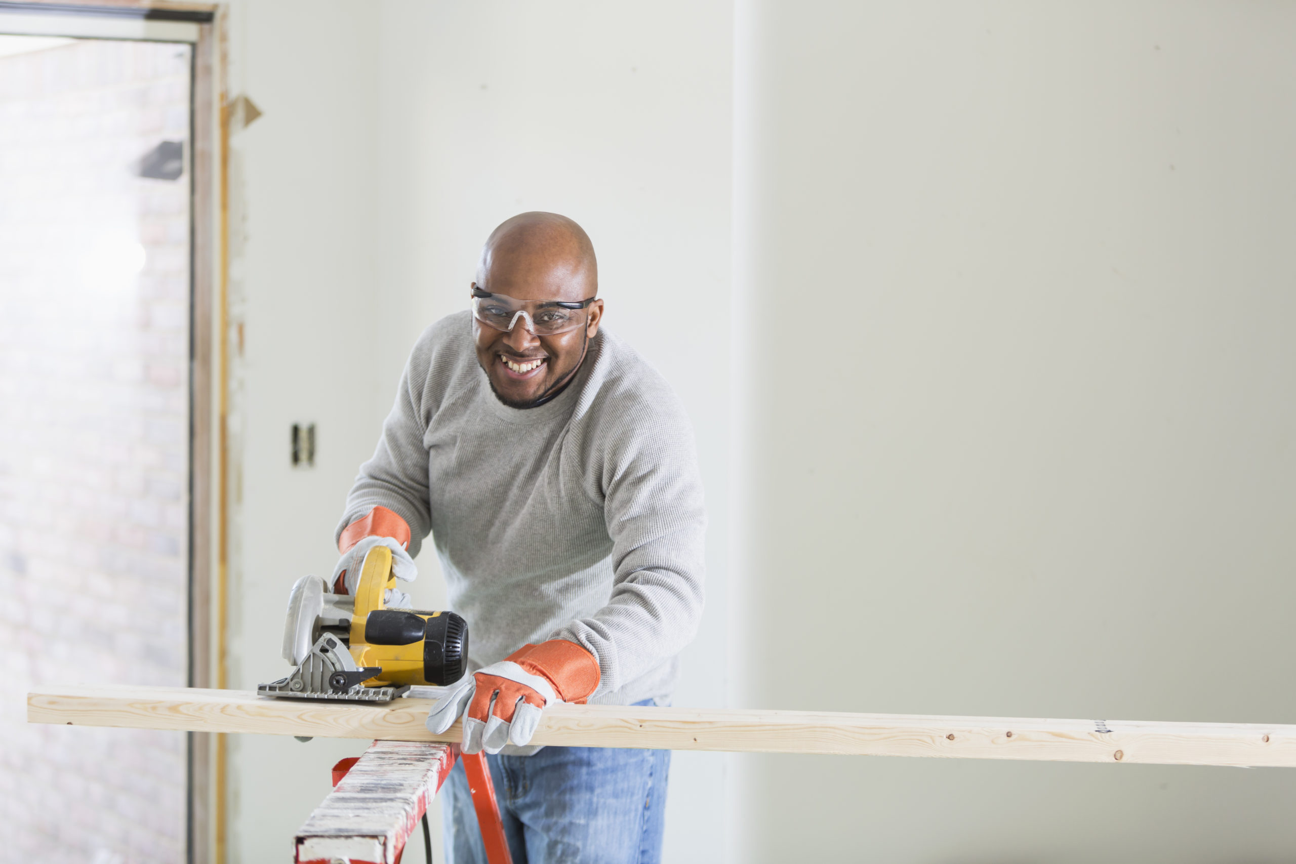 Tips to Keep Carpenters Working Safely Merchants